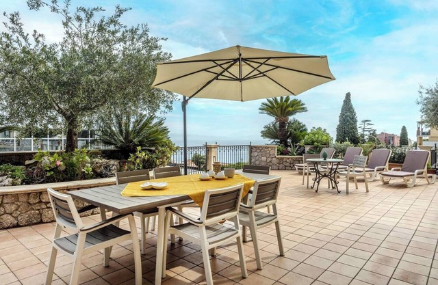 [Pirandello House] Taormina Center