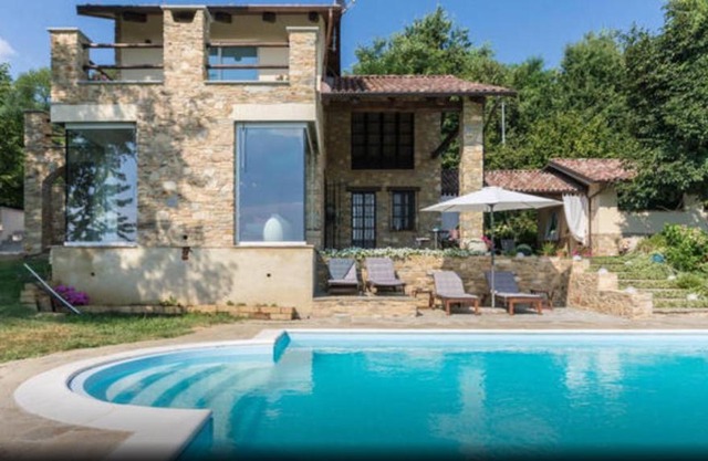 Piscina e relax nelle Langhe Villa Gaia
