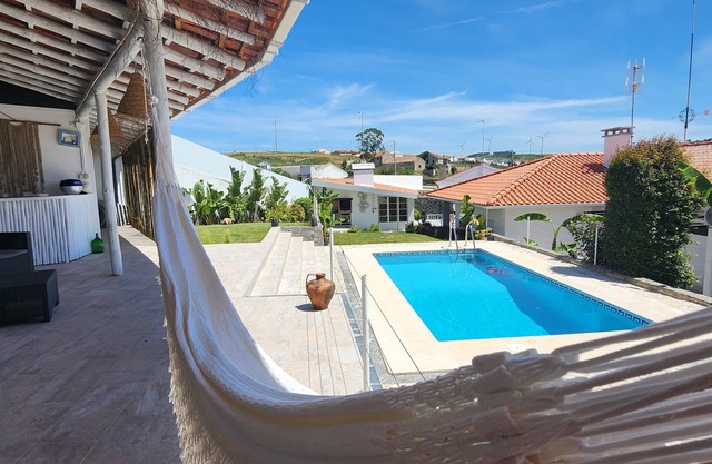 Piscina e Sala de Jogos Junto às Praias de Santa Cruz e Ericeira