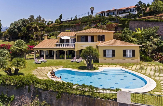 Eukalyptus Villa, Pool und Meerblick.