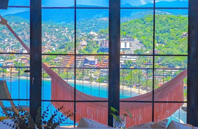 PISCIS CONDOnDawn overlooking the most beautiful bay in Mexico.