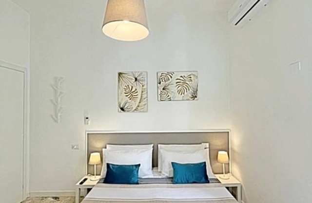 Pit Stop Ciampino Station - Luxury room-private bathroom