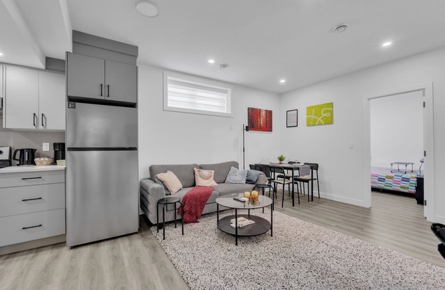 New Cozy Family-Friendly Suite in Calgary