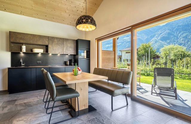Pixnerhof Chalet Natyramit Terrasse, Garten und WLAN