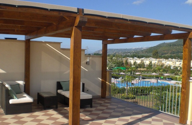 Pizzo Beach Club "Sommer Special" 2-Bett-Wohnung 13F mit kostenlosem WLAN und 2 Terr