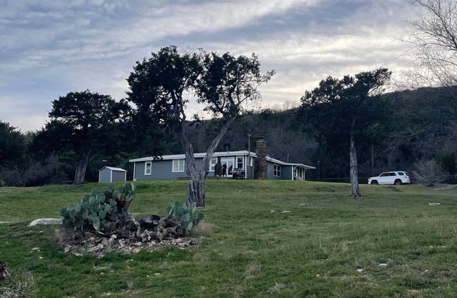 PK-Caddo Bay is a ski/surf/tubing, fishing , bird sanctuary! Starlink internet!