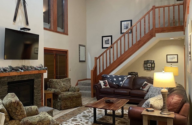 PknPk Canterbury Woods. Golf course, view of #1 green. Sleeps 10