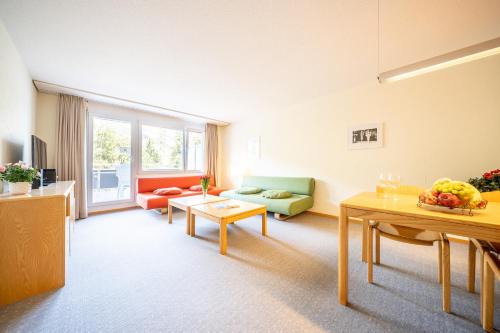 PL 202 Lichtdurchflutete Wohnung mit grossem Balkon Richtung Scuol