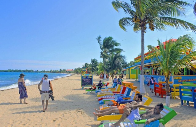 Placencia Villas