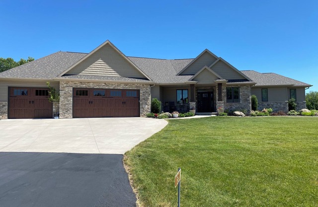 Plan for EAA ! Executive ranch, only 13 miles away
