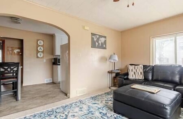 Plane Suite at Brickhouse Inn