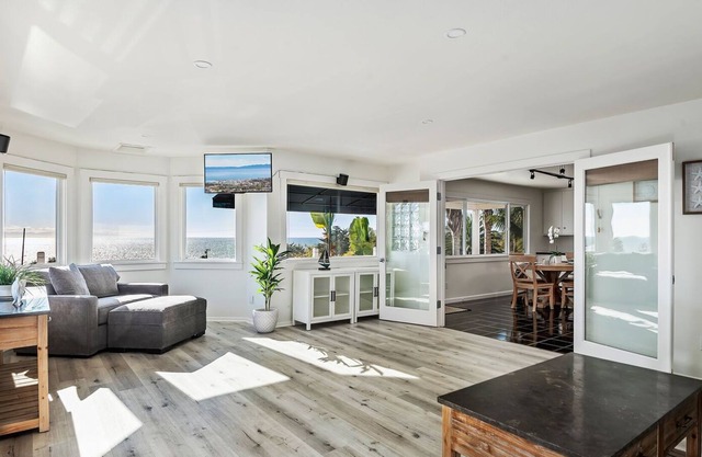 Platinum Loft - Epic Ocean Views in Downtown Summerland, CA!