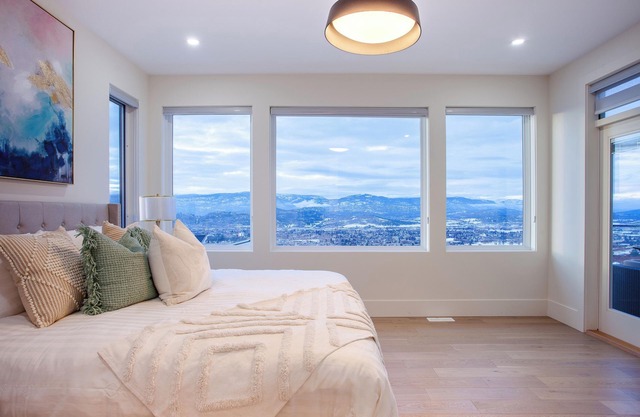Play&Stay: Mountain & Lake Views/Theatre+ Spacious
