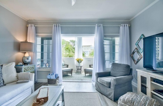 Playa Bonita 30A Seagrove Beach, 100 Steps to snow white sand!