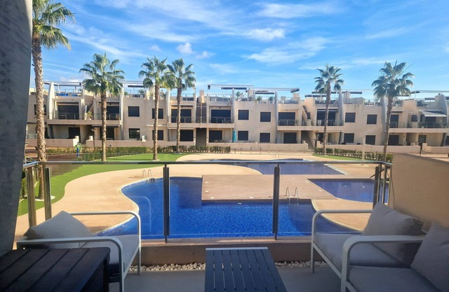 2 Pools, WiFi, kurzer Fußweg zum Strand