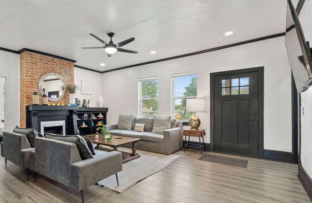Spacious Summer Urban Getaway | Plaza District & New Amenities #15