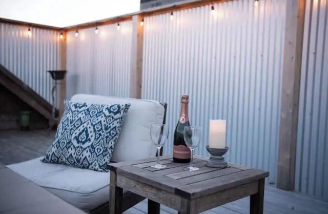 Plaza Perch~Downtown~Walkable