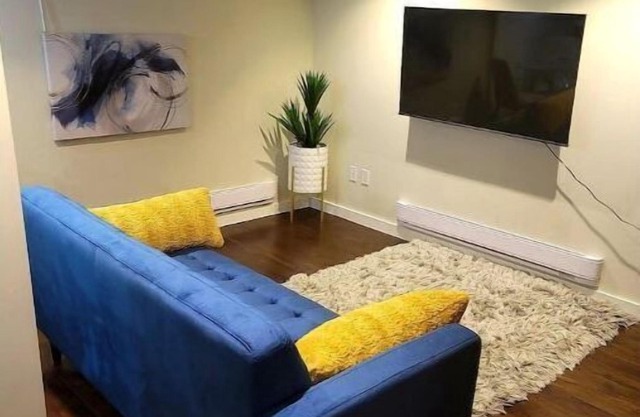 Pleasant 1-bedroom with free parking on premises