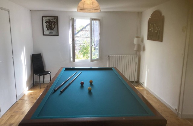 Pleasant apartment in maison de maître.