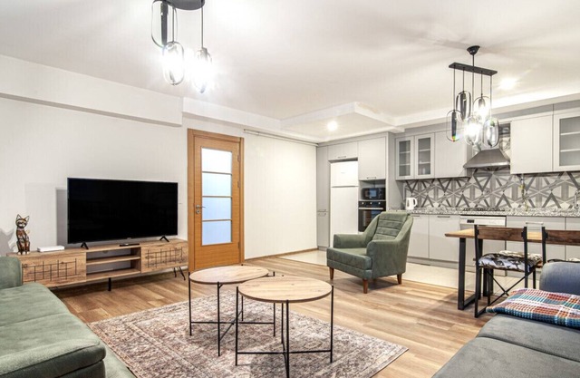 Pleasant Flat Close to Various Malls in Seyrantepe