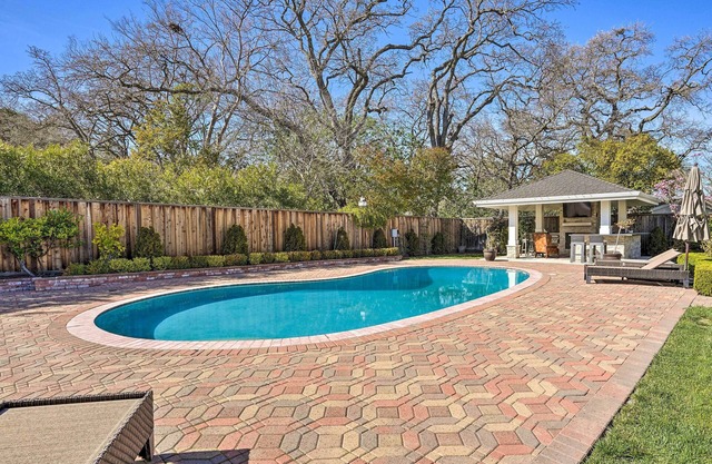 Pleasant Hill Studio w/ Pool & Hot Tub Access