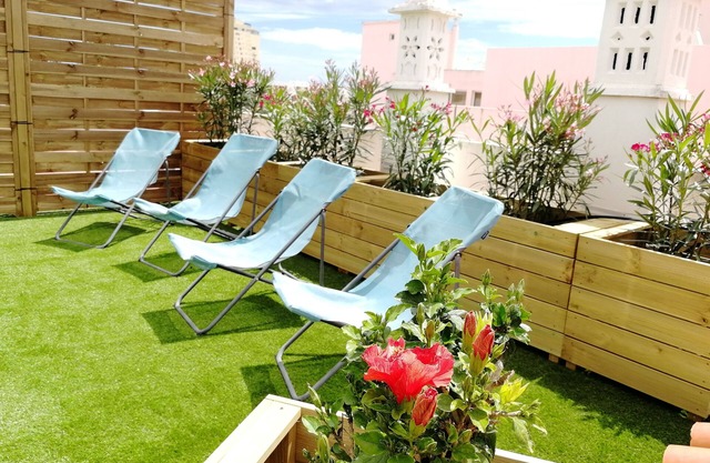 Angenehme penthouse mit swimmingpool und großem dachterrasse, komplett renoviert