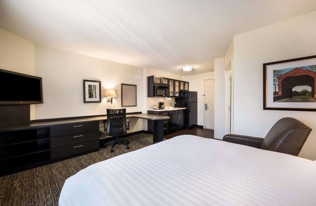 Pleasant Stay, Convenient Location! Free Parking, Kitchenette