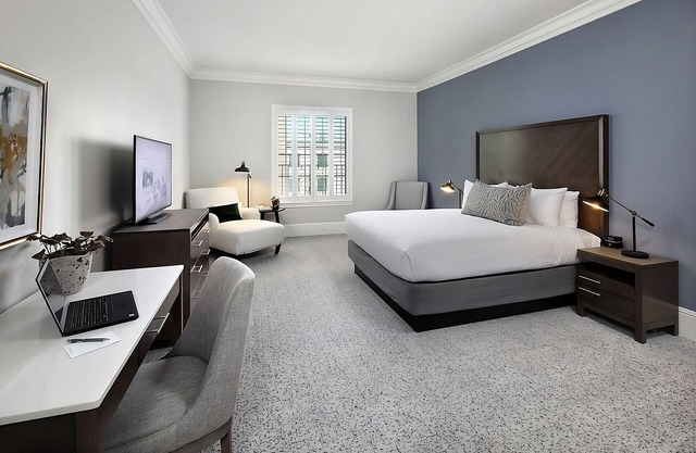 Pleasant Stay! Exquisite Spacious Guestroom with Free Parking, Pets are Welcome!