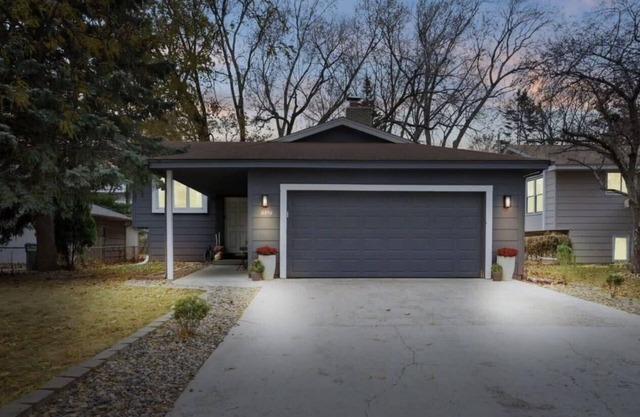 Pleasantly Beautiful Home l Wet Bar l Location