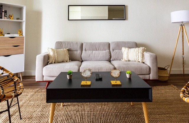 Pleasanton 2BR near BART Station