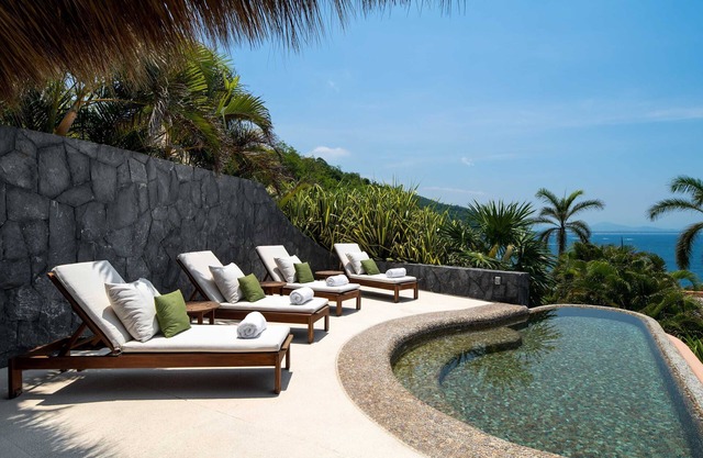 Casa Garrobo in Zihuatanejo by Personal Villas - Ultimate Luxury and Privacy