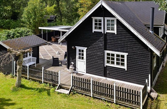 Pleasing Holiday Home in Syddanmark near Sea