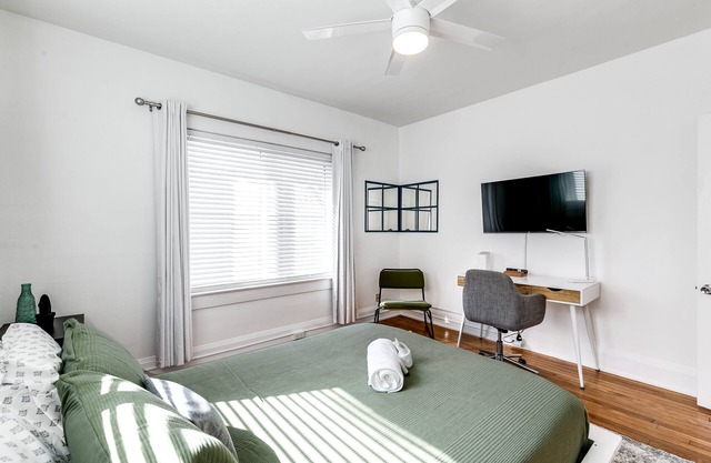 Pleasing Little Havana Apt with great location