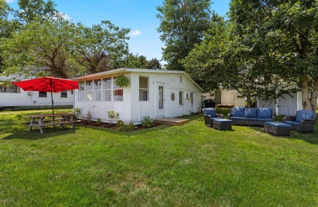 Plum Point Cottage #18