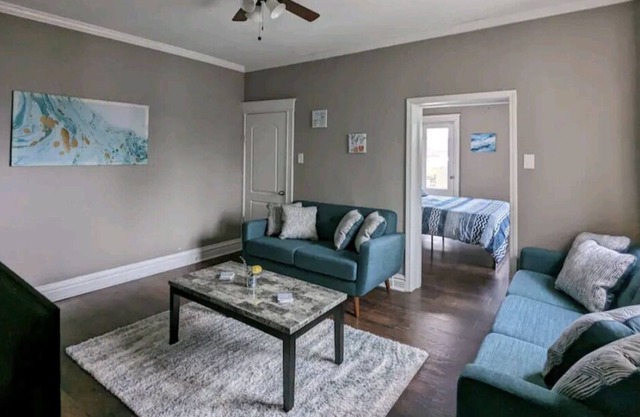 Plush 2Bed King- Monthly Travelers Encouraged