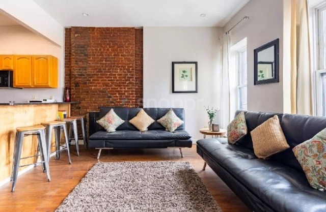 Plüsch und geräumige Wohnung mit 2 Schlafzimmern in Manhattan