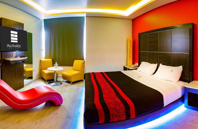 Plutarco Suites