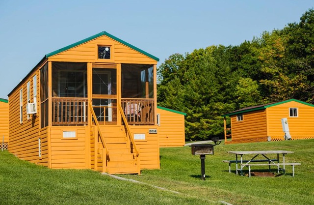 Plymouth Rock Camping Resort Deluxe Cabin 16