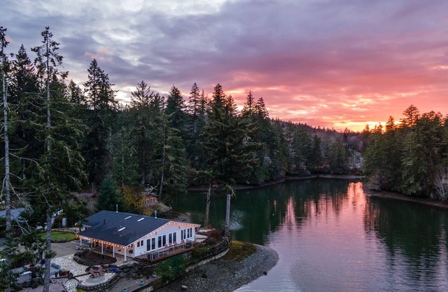 PNW Waterfront Island Getaway with Dreamy Chef's Kitchen