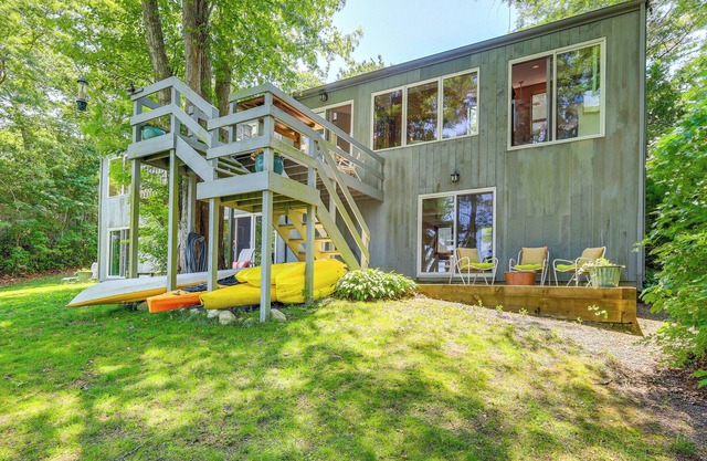 Pocasset River Access: Spacious Getaway w/ Views!