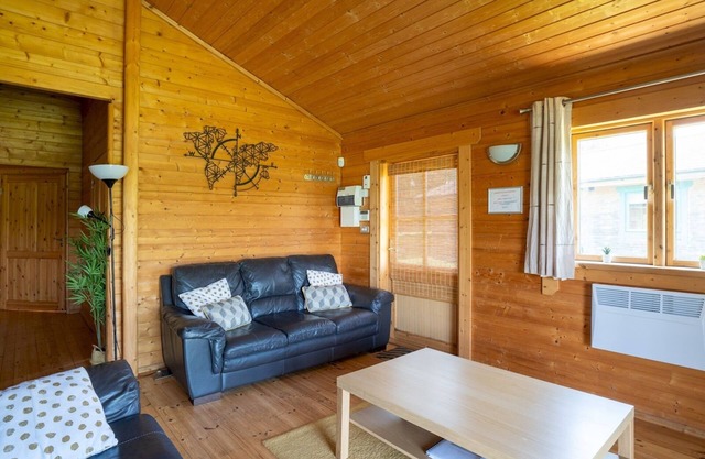 Pochard Lodge | Lakeside | Fishing | Parking | Pass The Keys