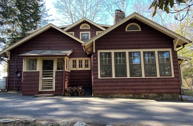 Pocono cozy home on Skytop property with access to many resort activities/dining
