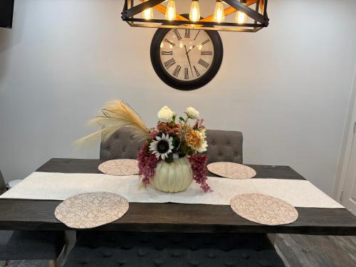 Pocono Hideaway,Big Screen TV, Crisp Air & Autumn Fun