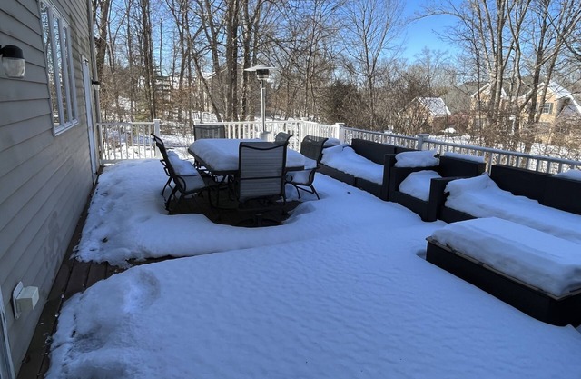Poconos Cozy 2-bedroom studio in East Stroudsburg with WiFi, AC, fitness room