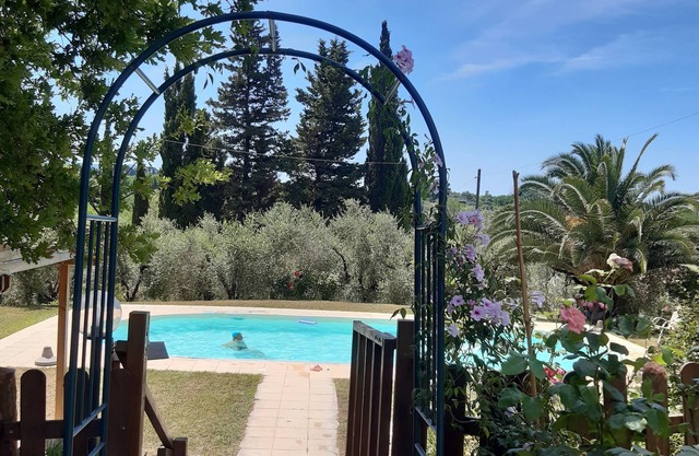 Podere Gli Ulivi - Apartm Hortensien - Entspannen, umgeben von Grün