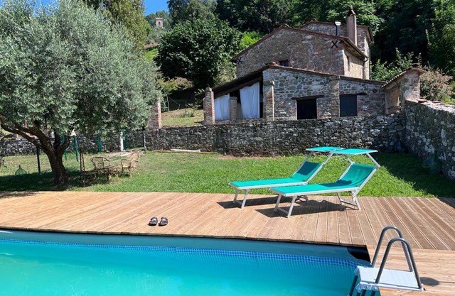 Podere il Giardino - Casale Rustico degli Ulivi con piscina e parco - Lucca