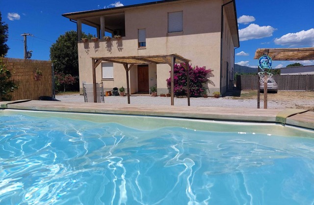 Podere "Il frassino" with swimming pool