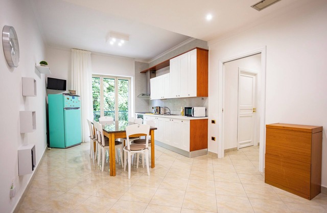 Poggio 54 - Two Bedroom Apartment, Sleeps 6