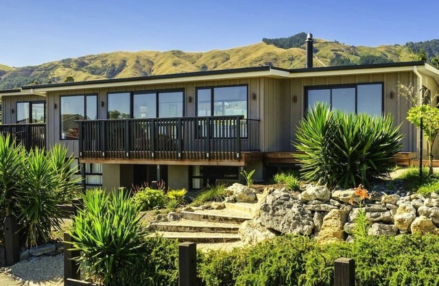 Pohara's Bliss by the Sea