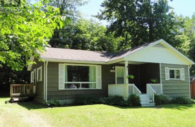 Point Clark Cottage Getaway
